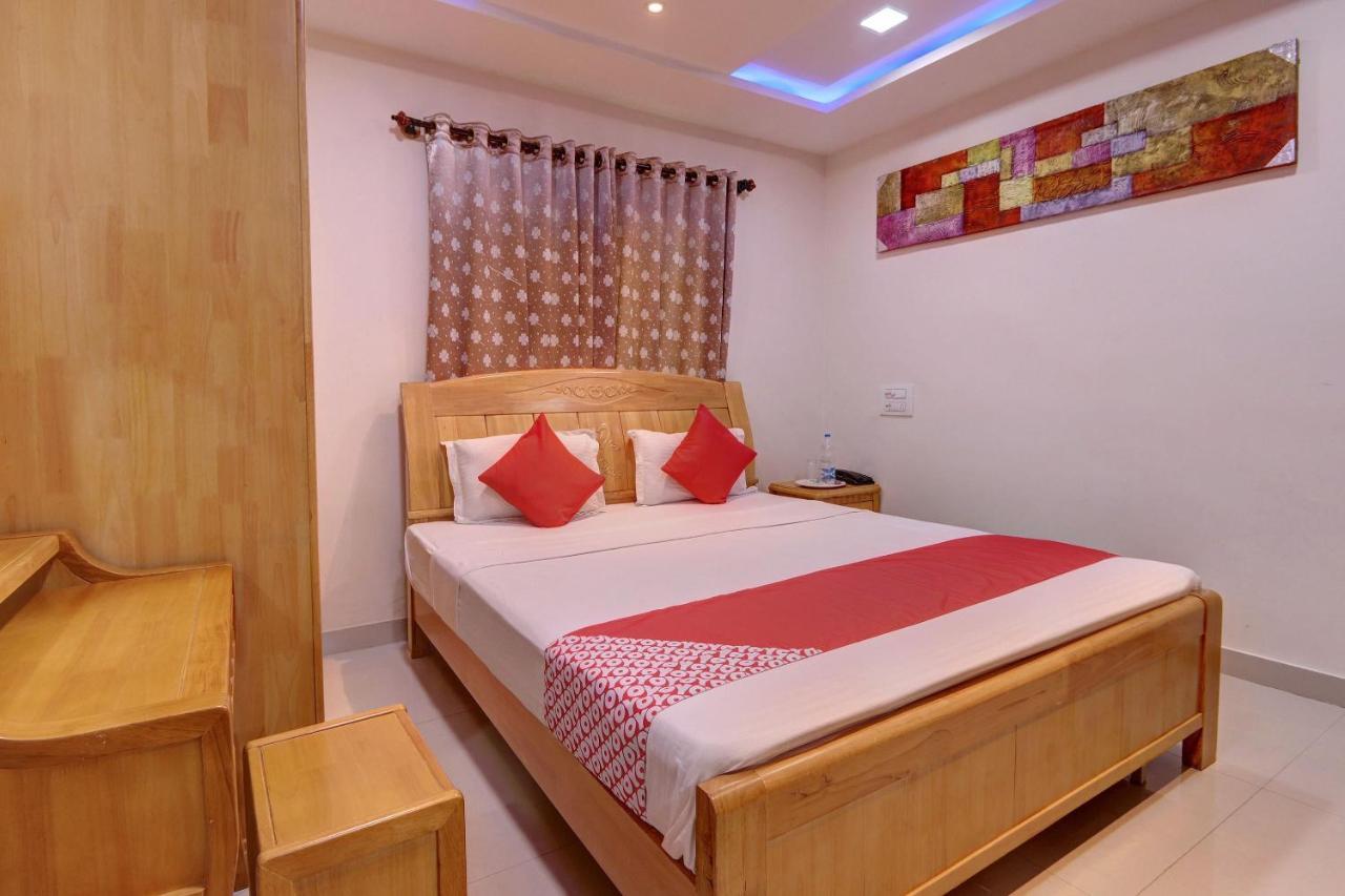 Hotel OYO 24245 Dv Residency Bhadravati Exterior foto