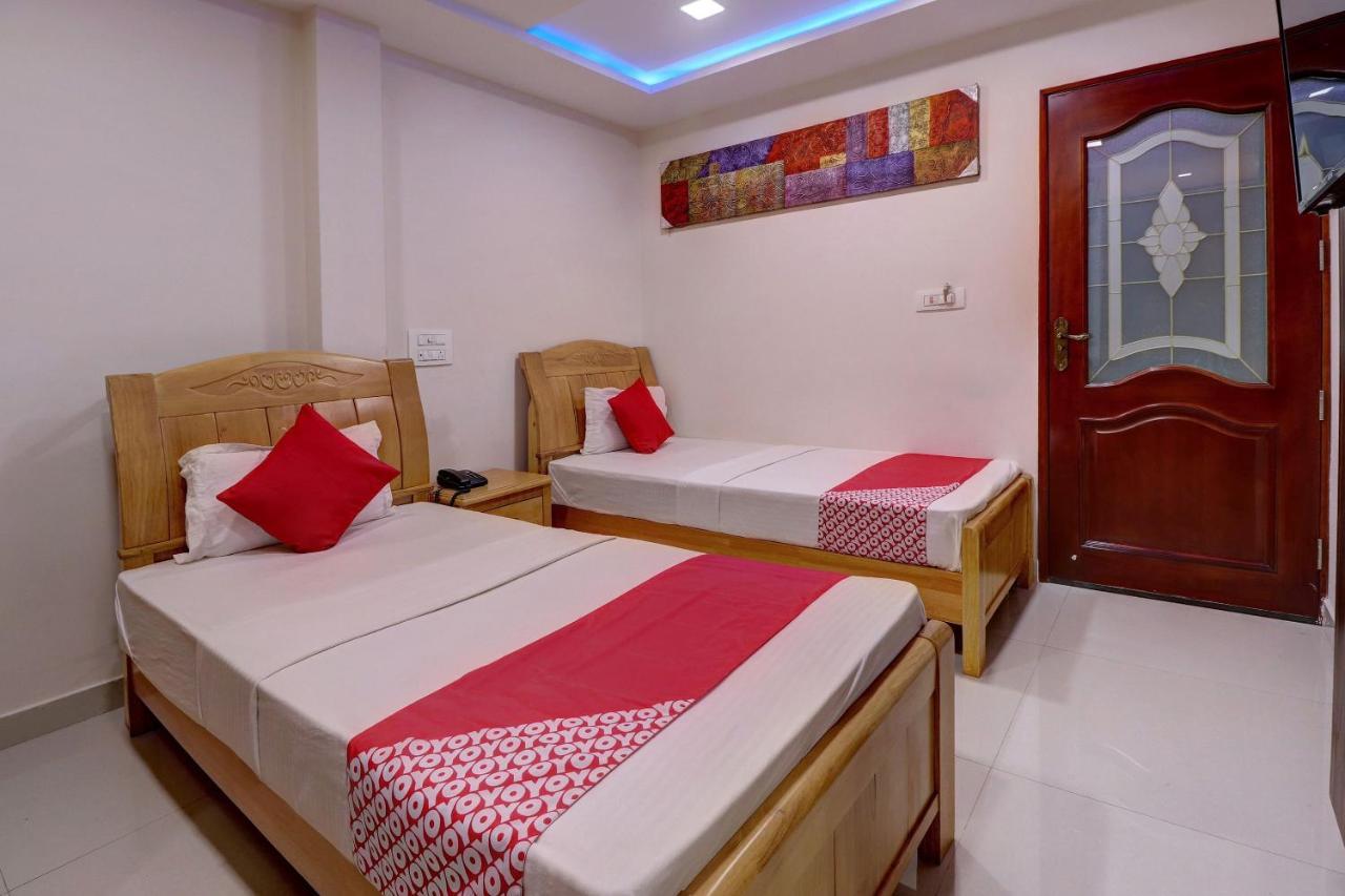 Hotel OYO 24245 Dv Residency Bhadravati Exterior foto